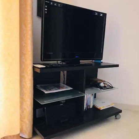 Semesterbostad Pizzo Club 16g *